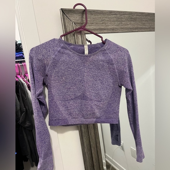 Gym crop top size medium - Picture 3 of 4